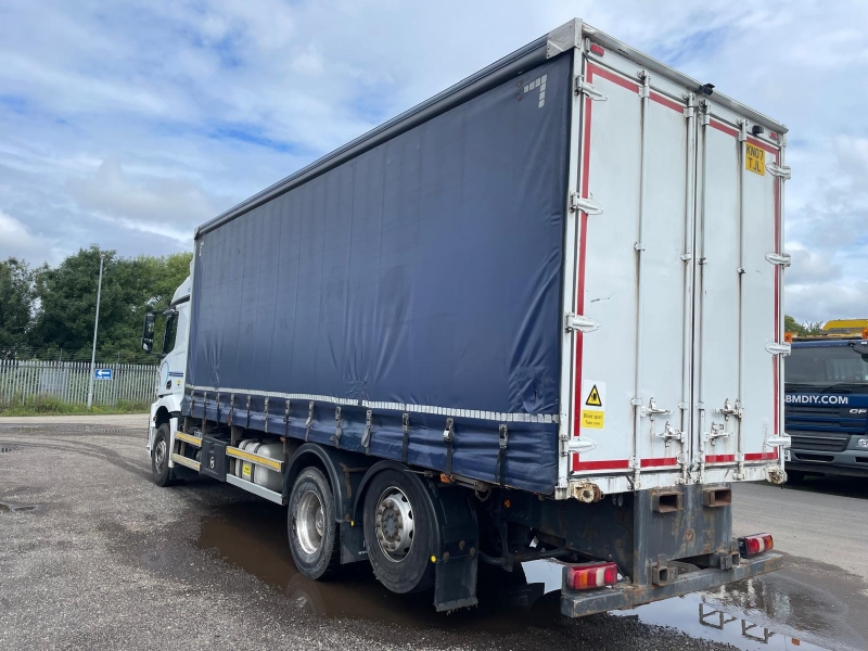 Vehicle Photo 6